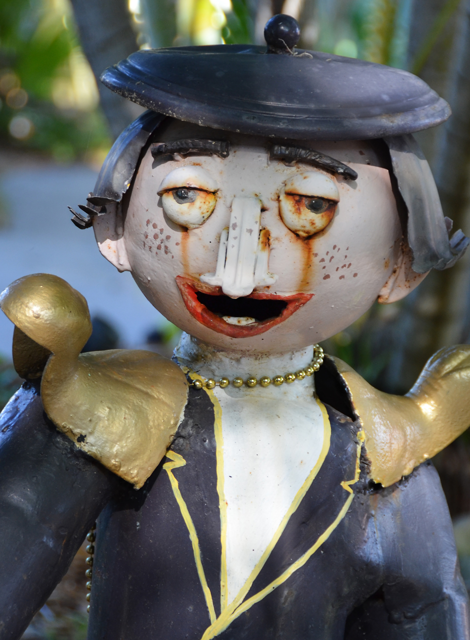 Roger Leege, Inanimate Portraits – DODGING THE RAIN