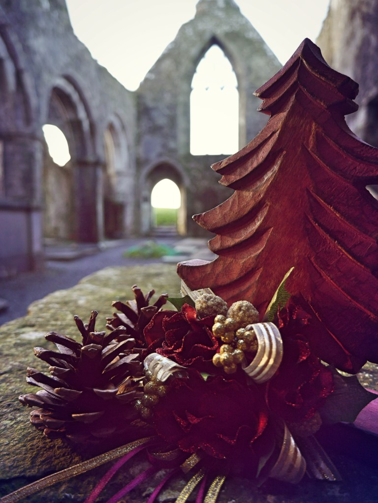 Christmas at the Abbey - Claire Loader